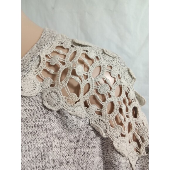 You Are‎ Not Alone Womens Medium Gray Top Embroidery Knit Crop - Picture 9 of 11